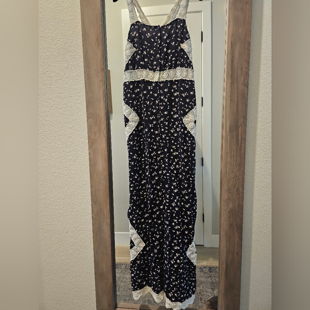 Some Cold Fox Floral Maxi Dress with Lace Accents